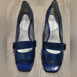Tahari Shoes